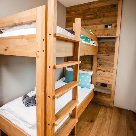 מלון Restaurant Torkel 4*